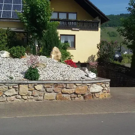 Mit Balkon Und Blick Auf Weinberge * Kröv