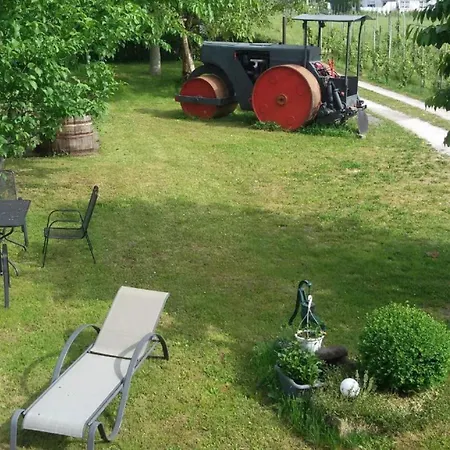 Mit Balkon Und Blick Auf Weinberge * 크로프